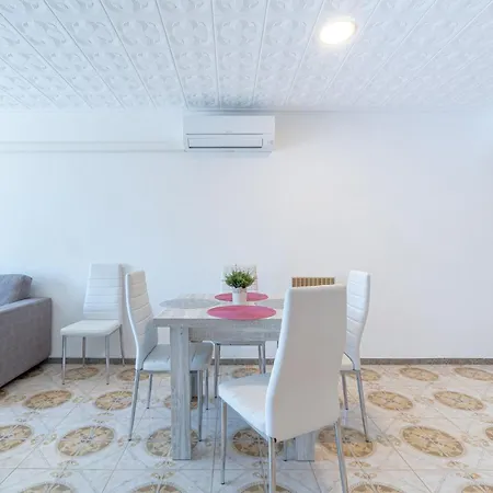 公寓 Basic Comfort Port Emporda 0195 艾姆布里亚布拉瓦