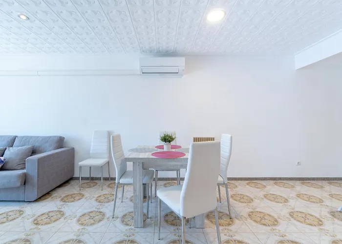 דירה Basic Comfort Port Emporda 0195 אמפוריבראבה